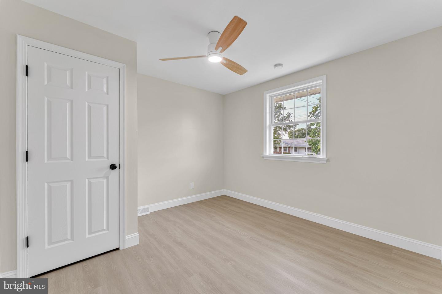 1869 Monarch Ln Property Photo 24