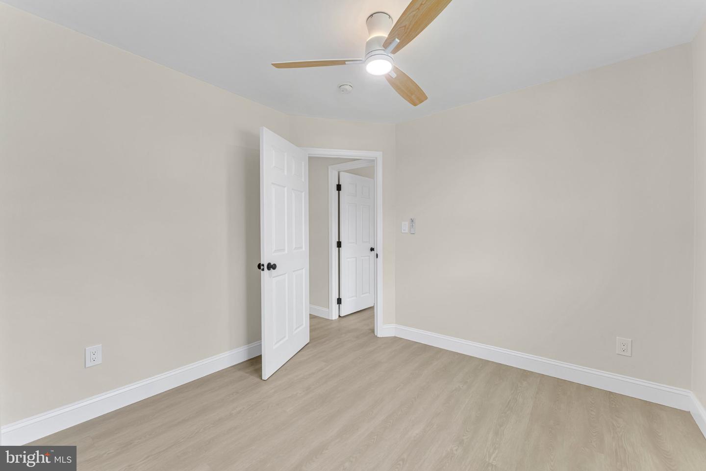 1869 Monarch Ln Property Photo 28