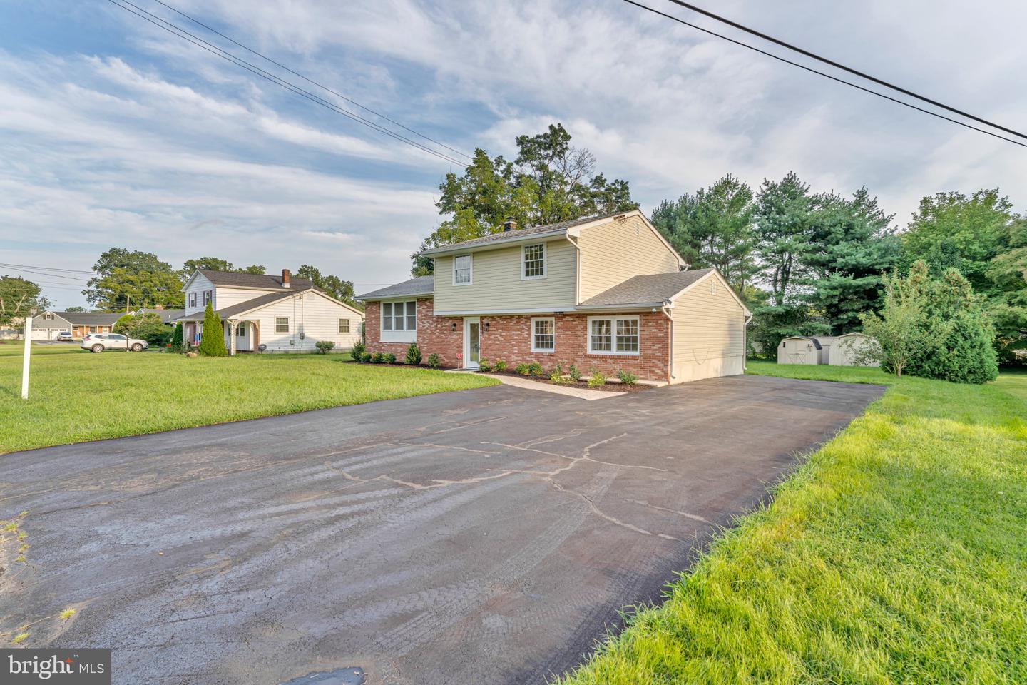 1869 Monarch Ln Property Photo 44