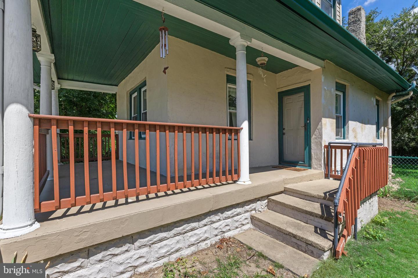 5 Madison Ave Property Photo 3