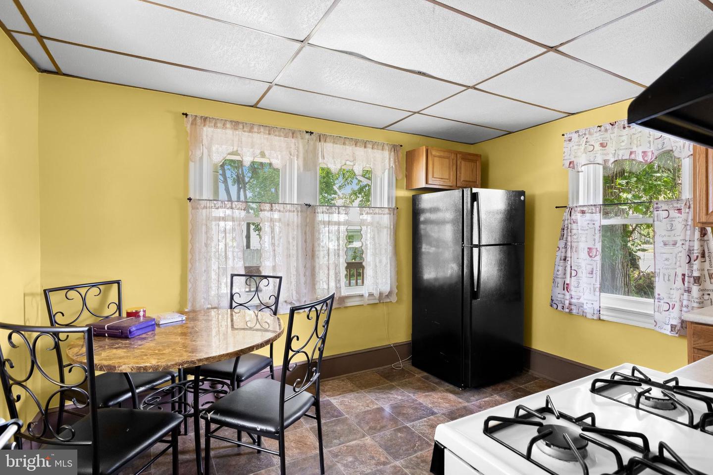 5 Madison Ave Property Photo 6