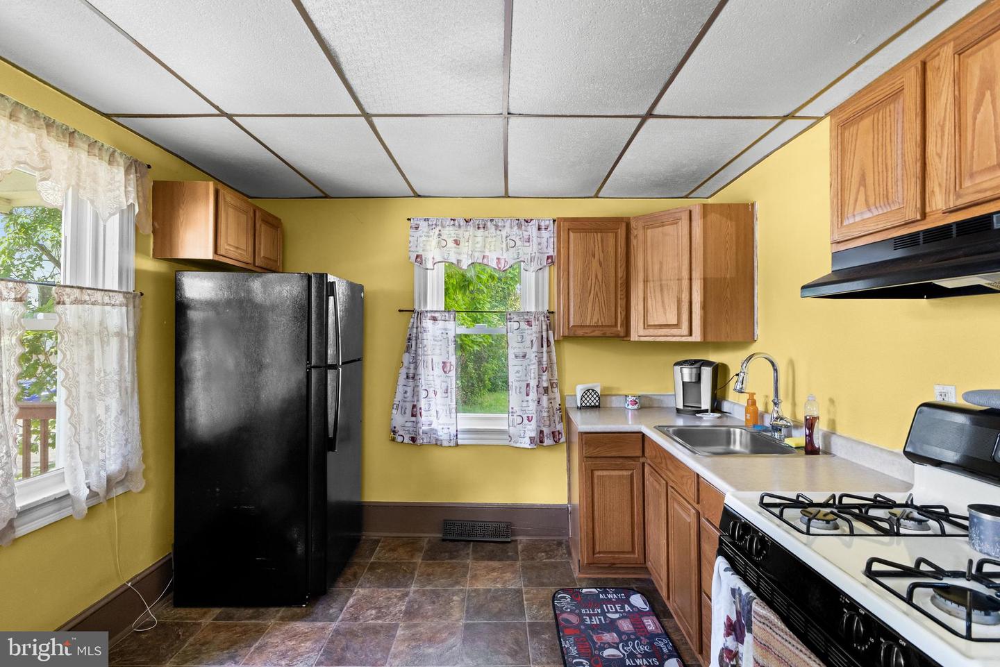 5 Madison Ave Property Photo 7