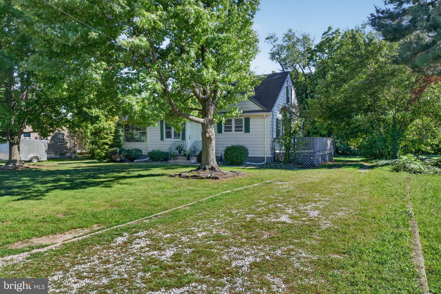 1653 E Wheat Rd Property Photo 5