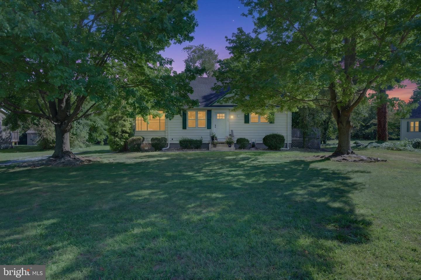 1653 E Wheat Rd Property Photo 6