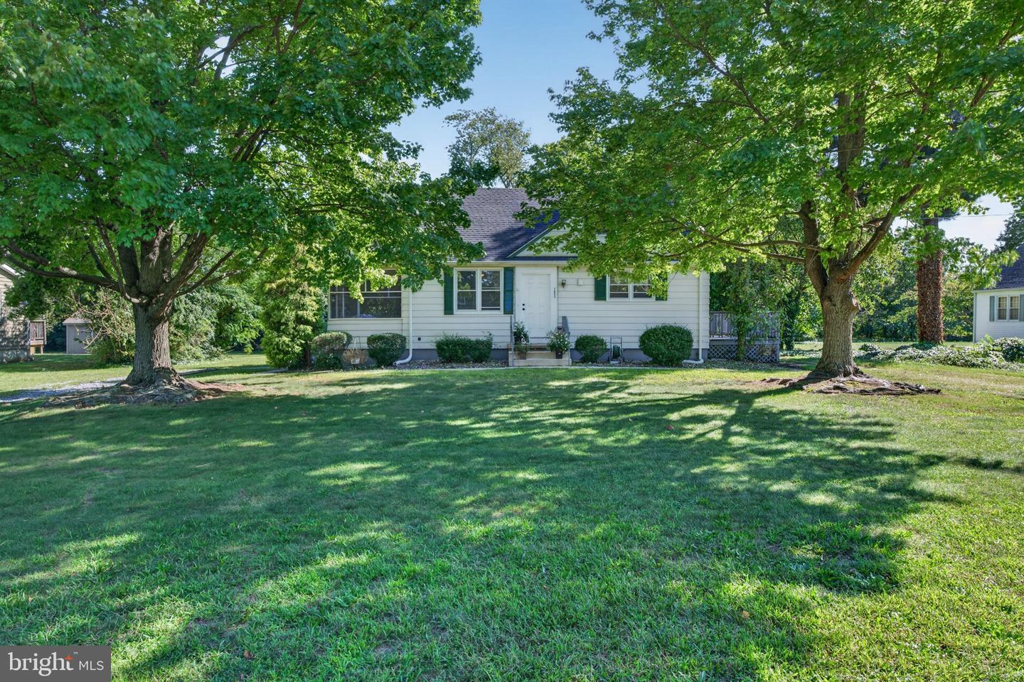1653 E Wheat Rd Property Photo 7