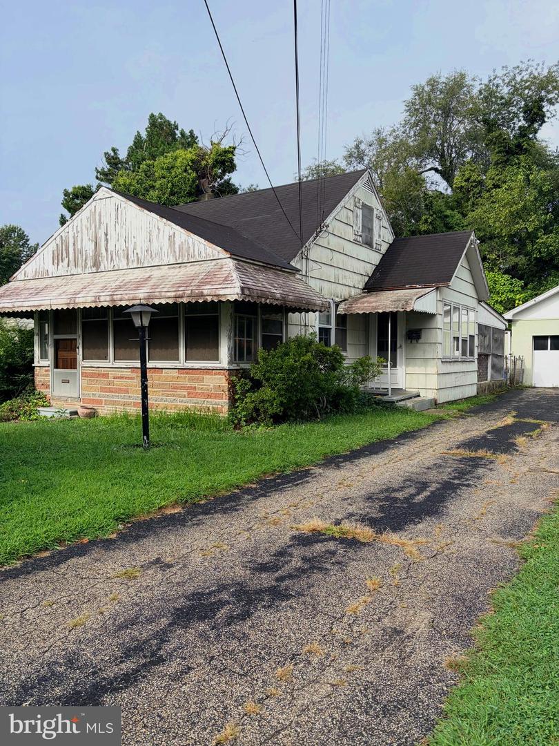 718 Yale Ter Property Photo 1