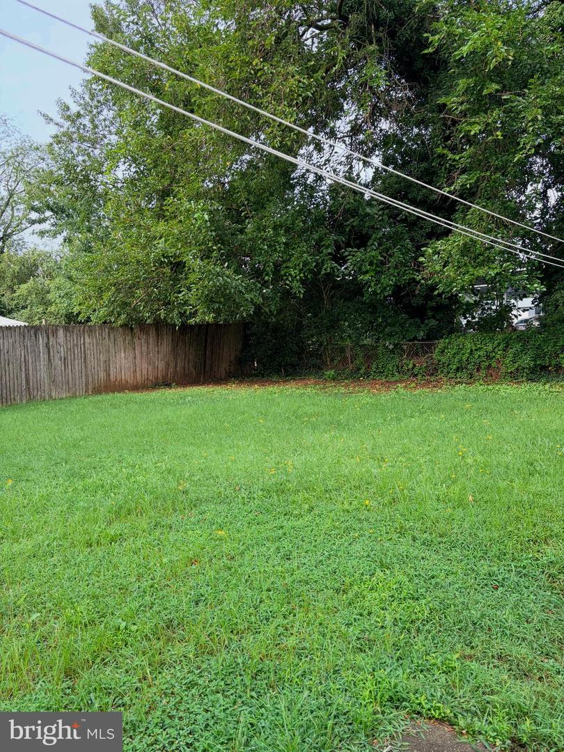 718 Yale Ter Property Photo 3