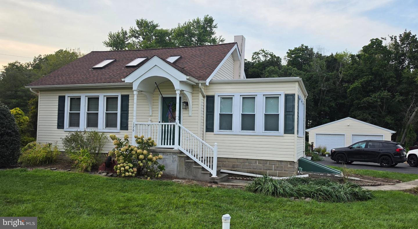 176 Landis Ave Property Photo 1