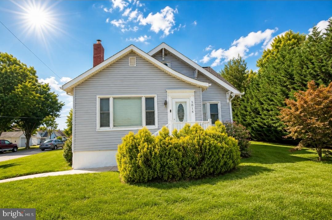 1015 E Chestnut Property Photo 1