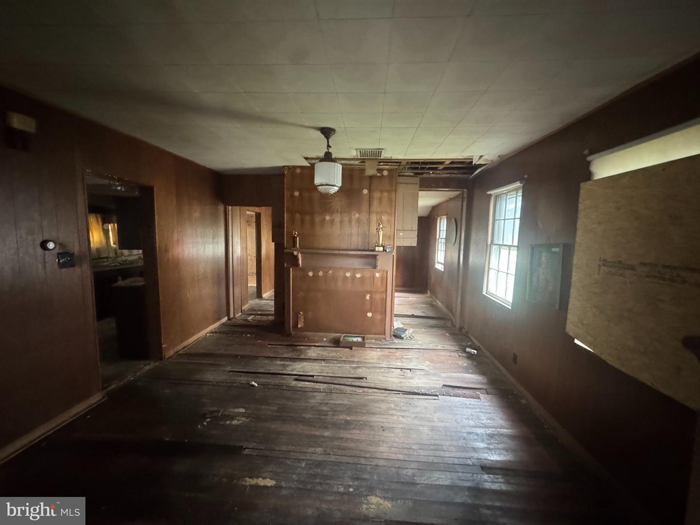 64 Walnut St Property Photo 3