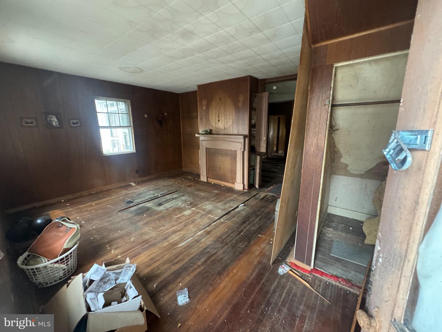 64 Walnut St Property Photo 4