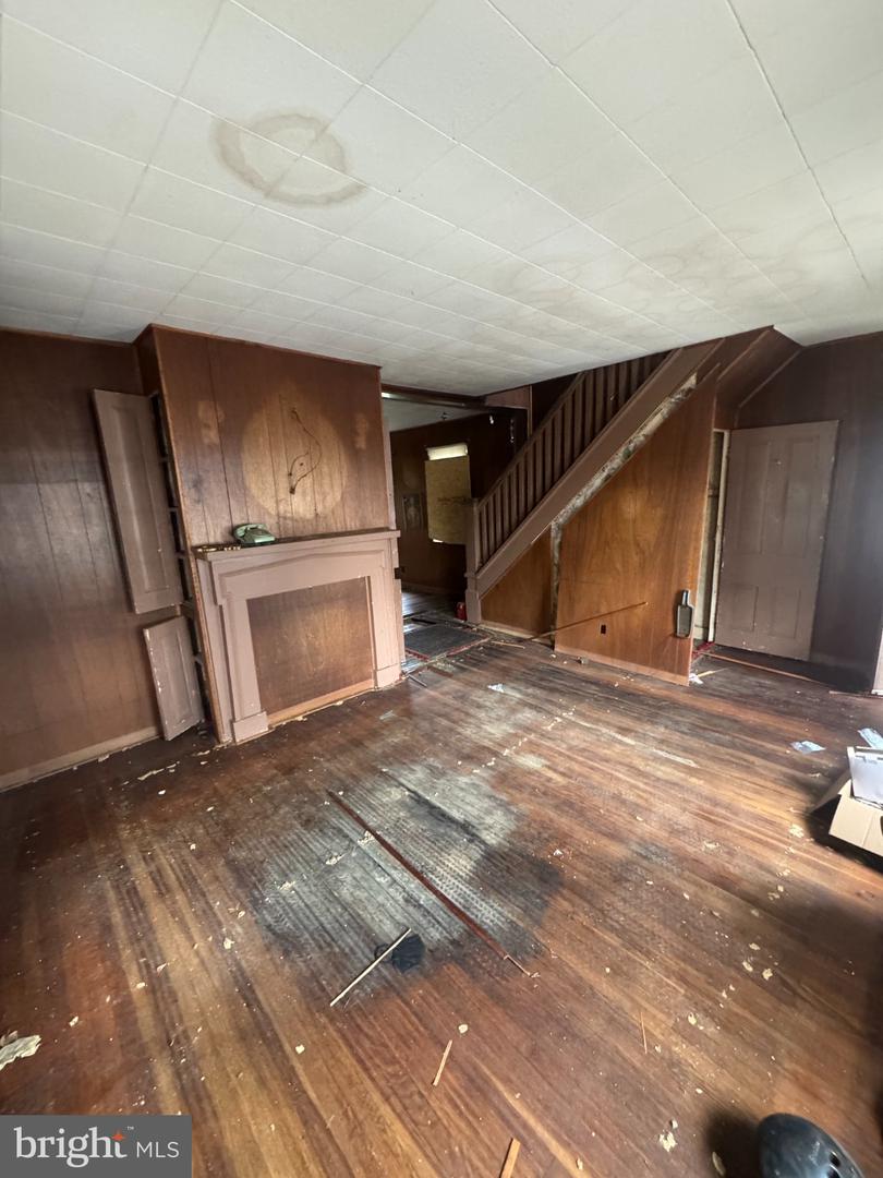 64 Walnut St Property Photo 10
