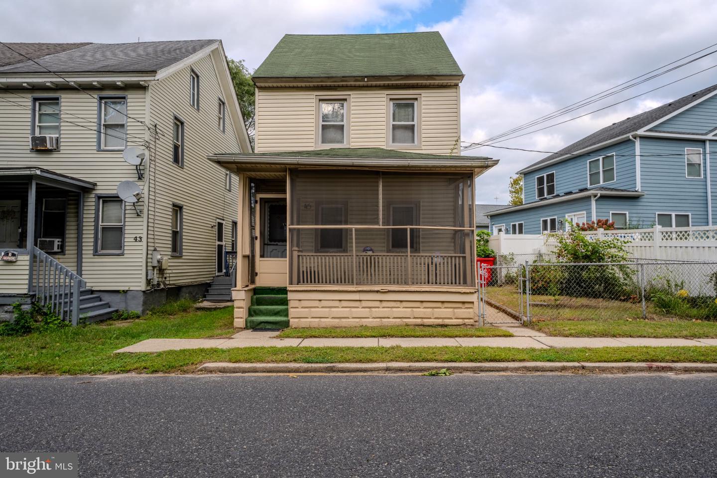 45 GROVE ST Property Photo 1