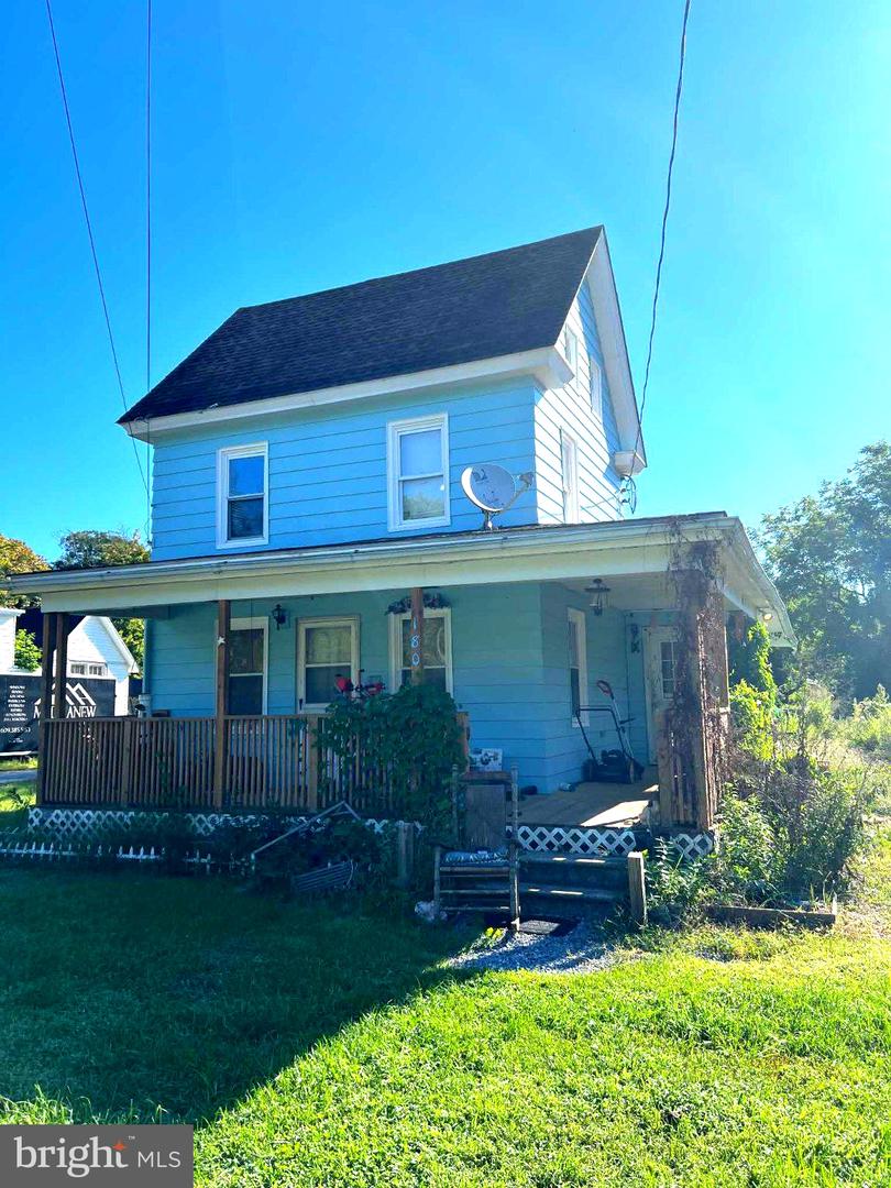 180 Main St Property Photo 1