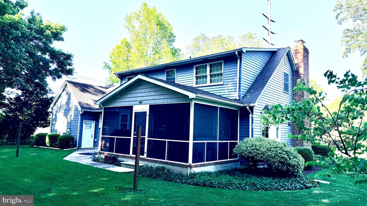 11 N Park Dr Property Photo 4
