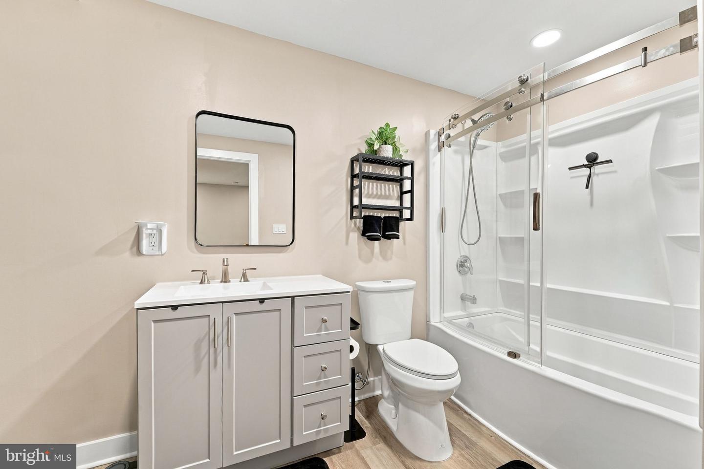 3 Bustleton St Property Photo 33