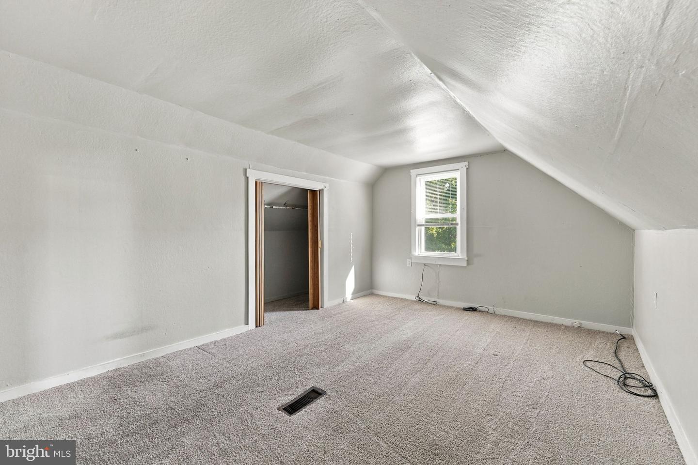 741 S East Ave Property Photo 22