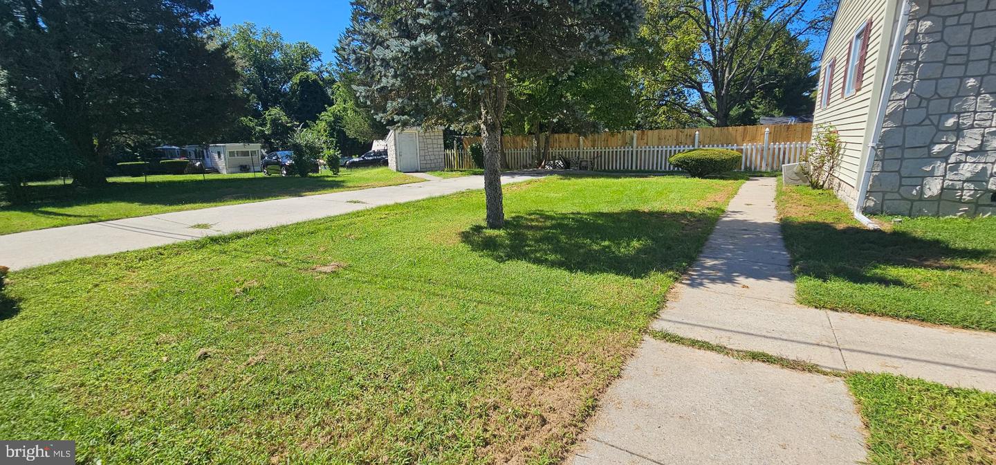 900 E Commerce St Property Photo 5