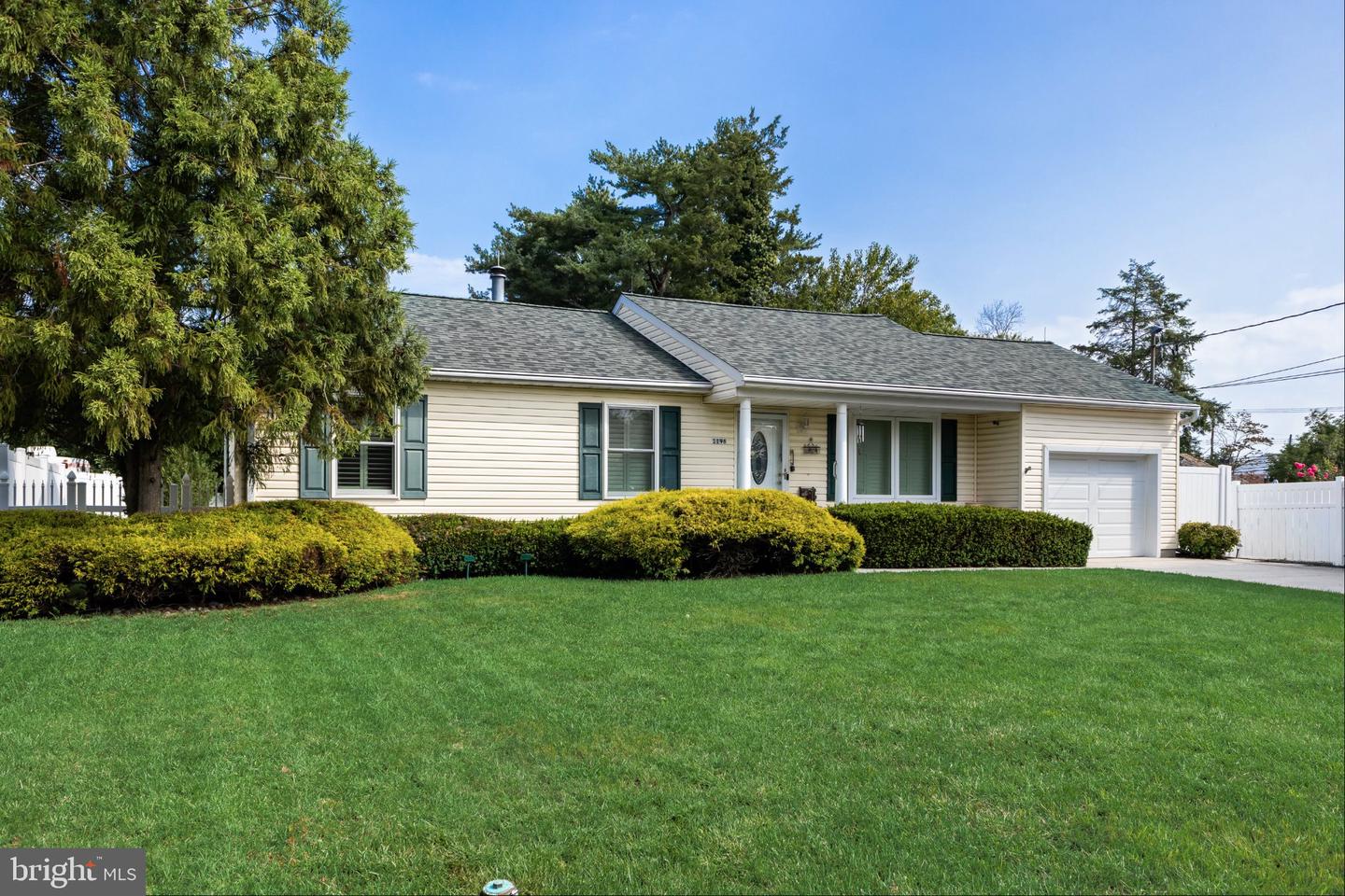 1196 Francine Property Photo 6