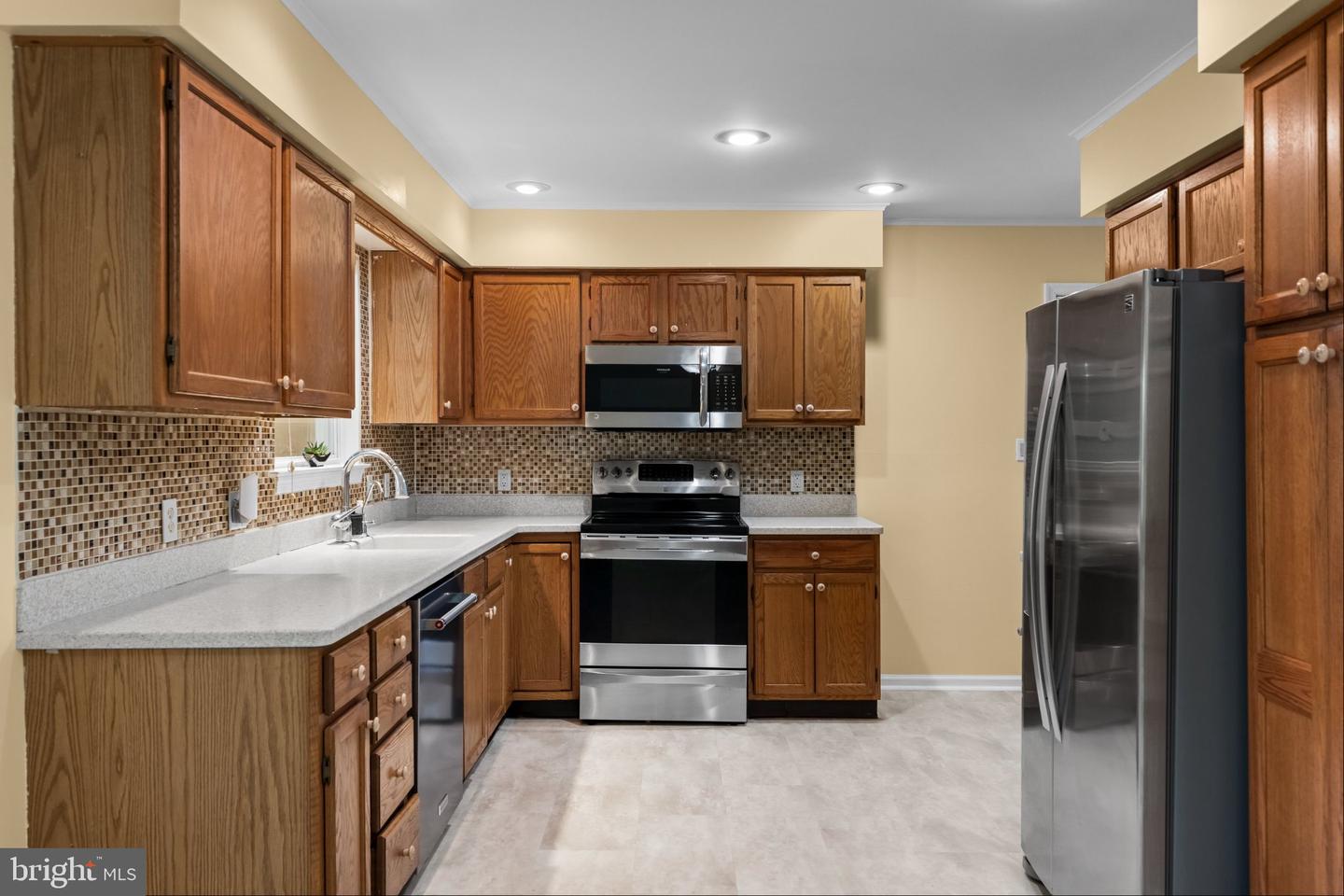 1196 Francine Property Photo 11