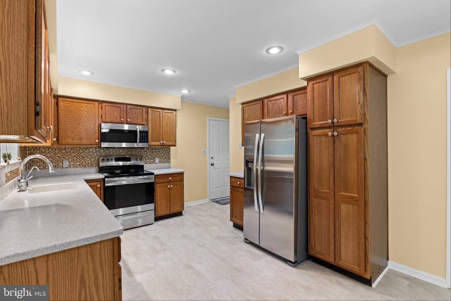 1196 Francine Property Photo 13