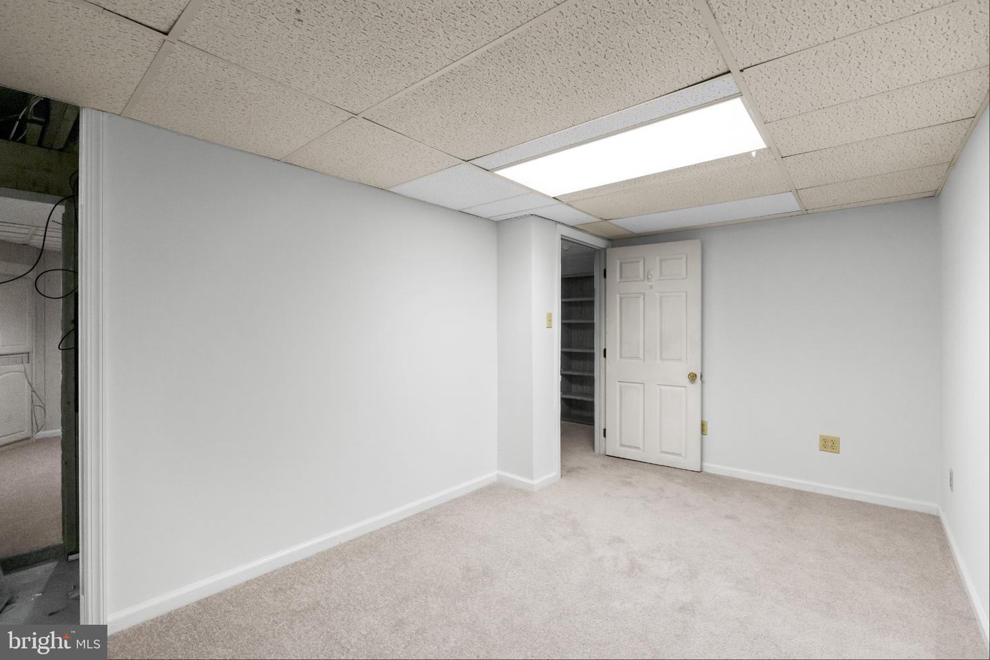 1196 Francine Property Photo 34