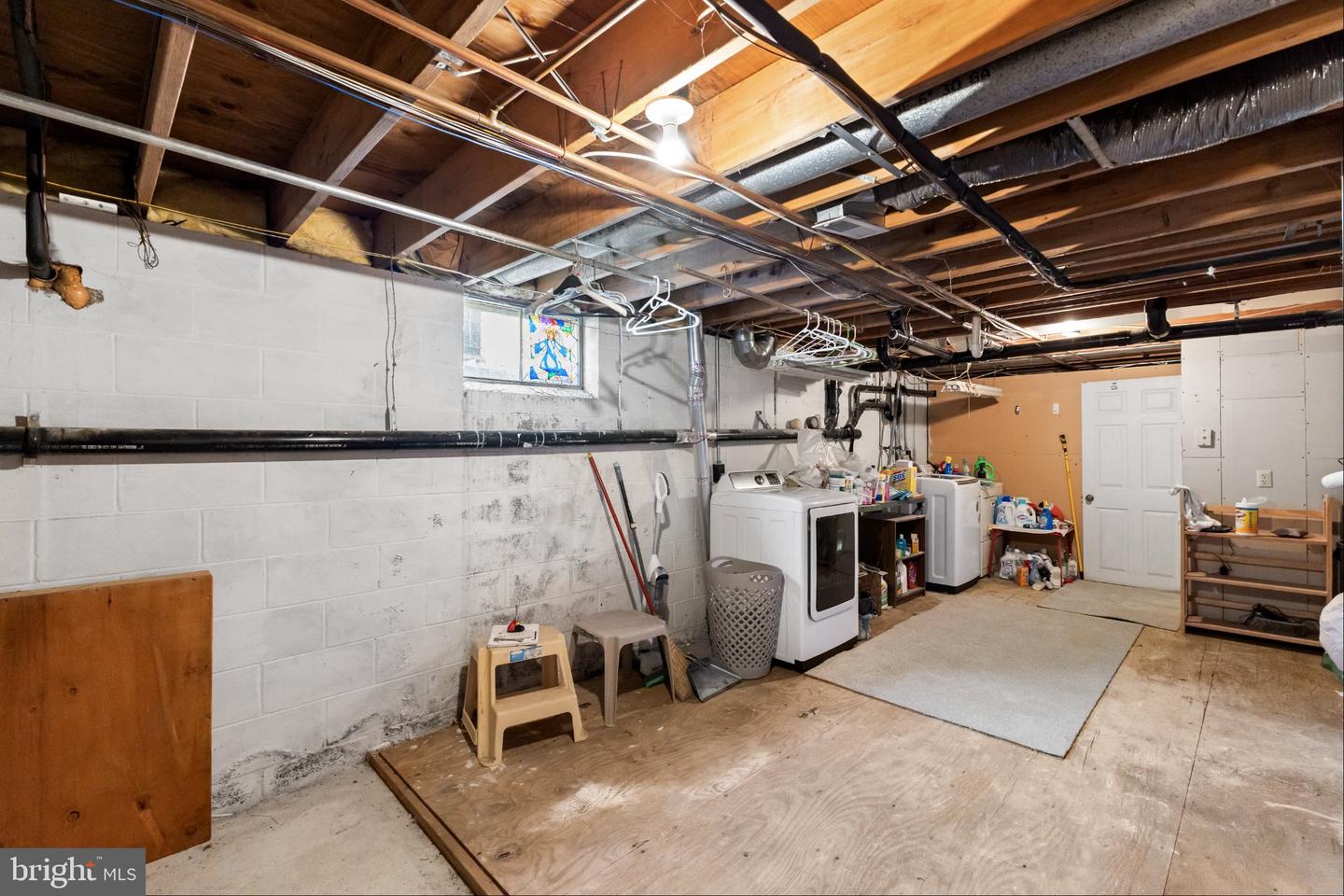 1196 Francine Property Photo 35