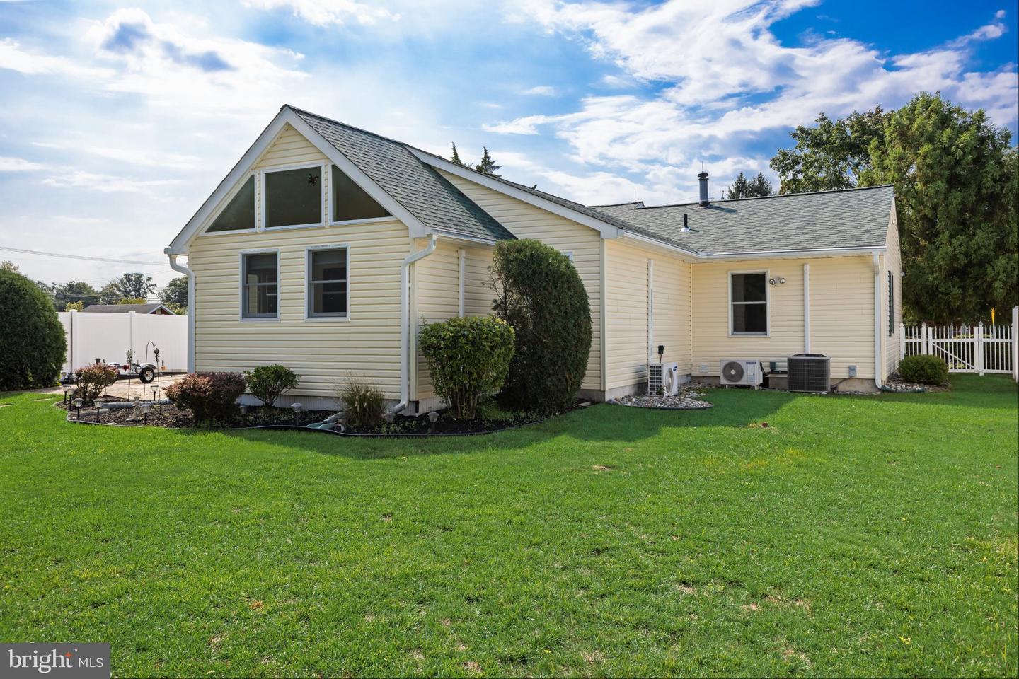 1196 Francine Property Photo 38