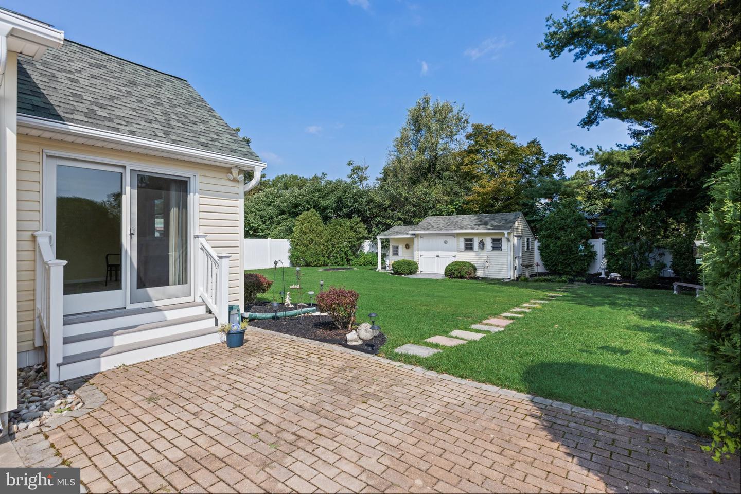 1196 Francine Property Photo 40