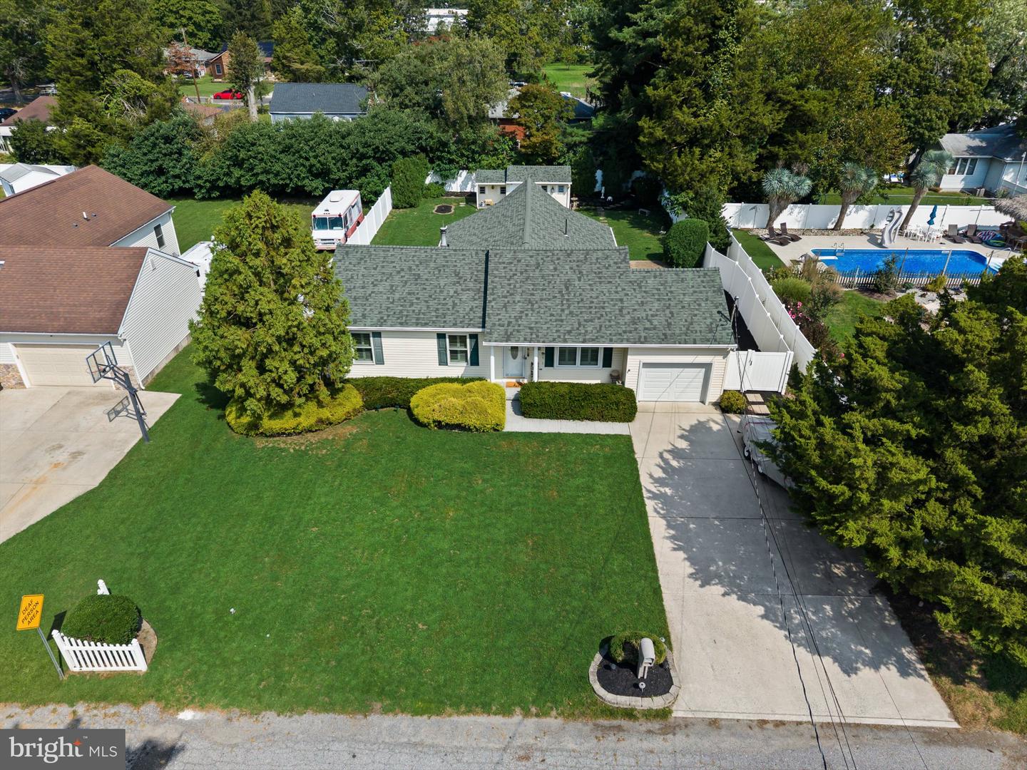 1196 Francine Property Photo 43