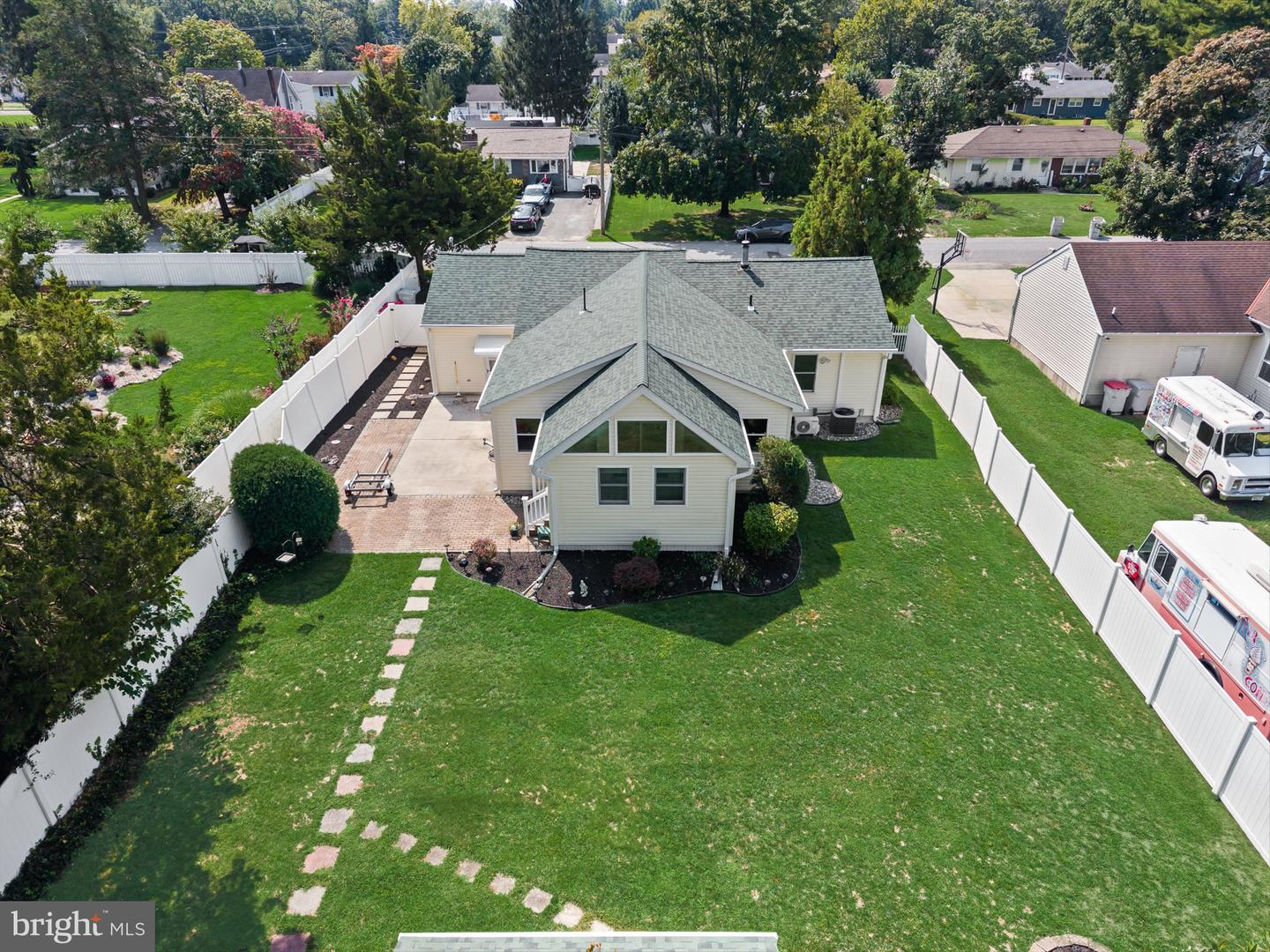 1196 Francine Property Photo 44