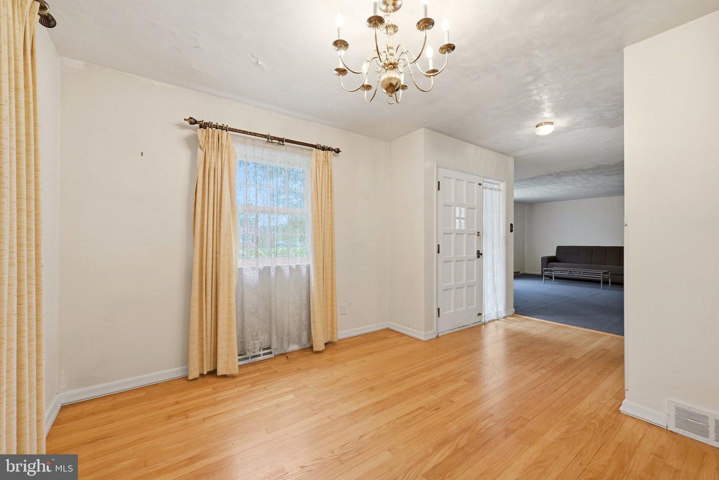 81 N Sharp St Property Photo 7
