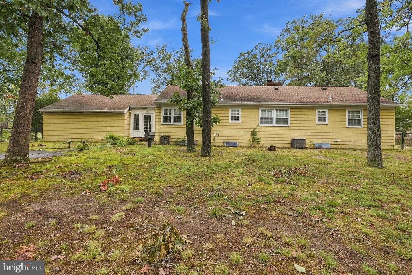 81 N Sharp St Property Photo 24