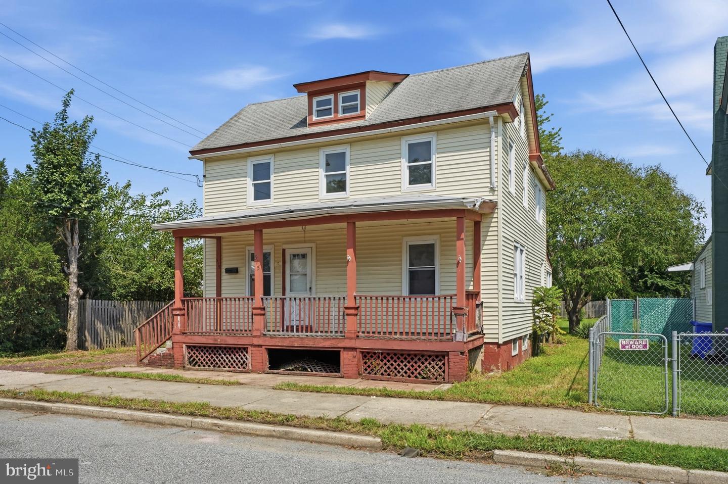 515 Dock St Property Photo 3