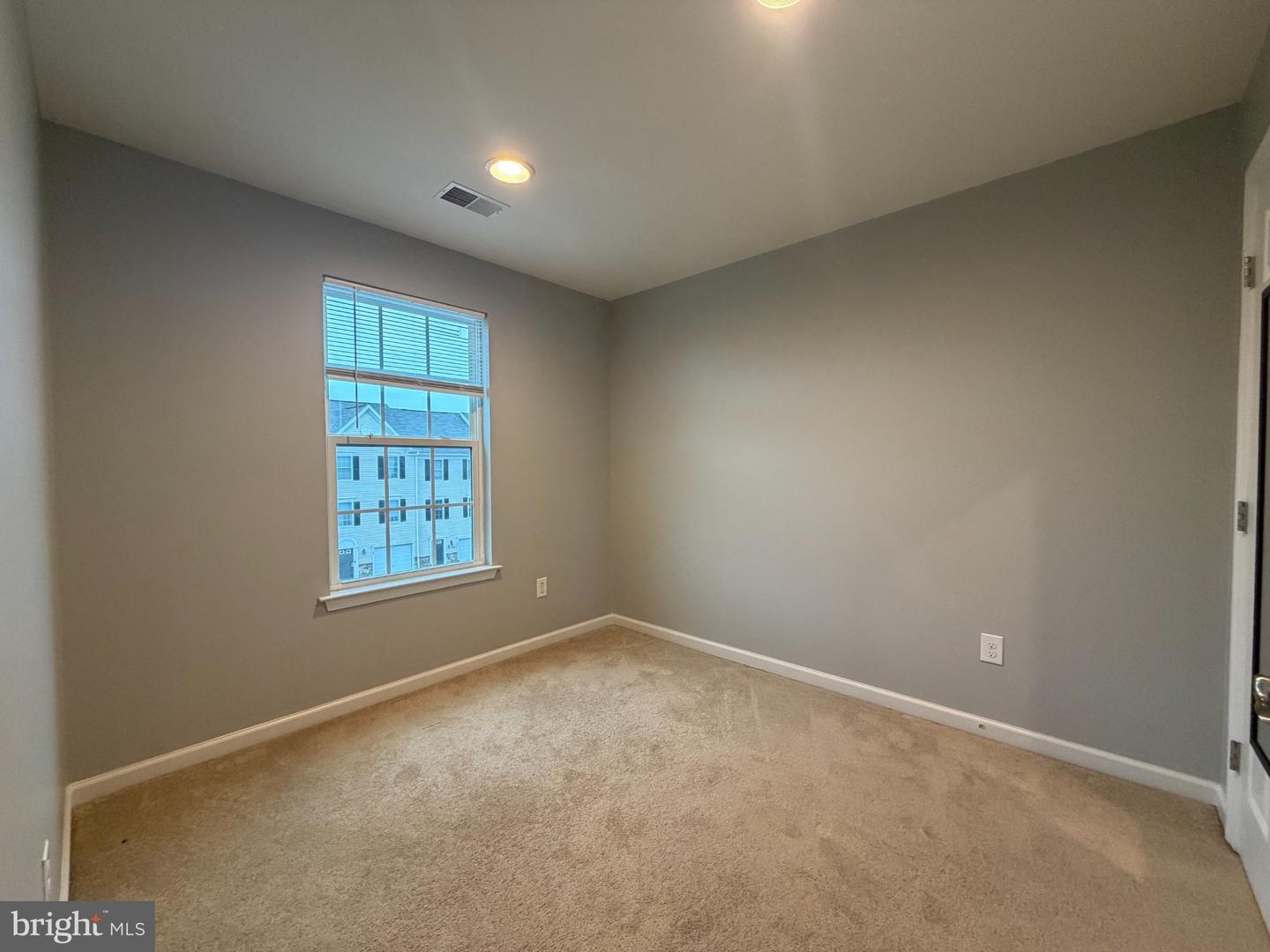 2102 E Oak Rd #n6 Property Photo 13