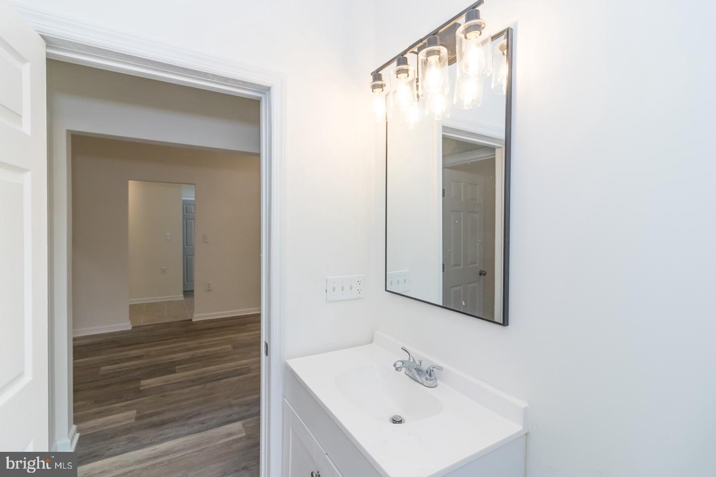 542 Broadlawn Ter Property Photo 11