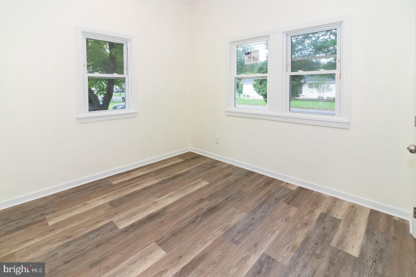 542 Broadlawn Ter Property Photo 13