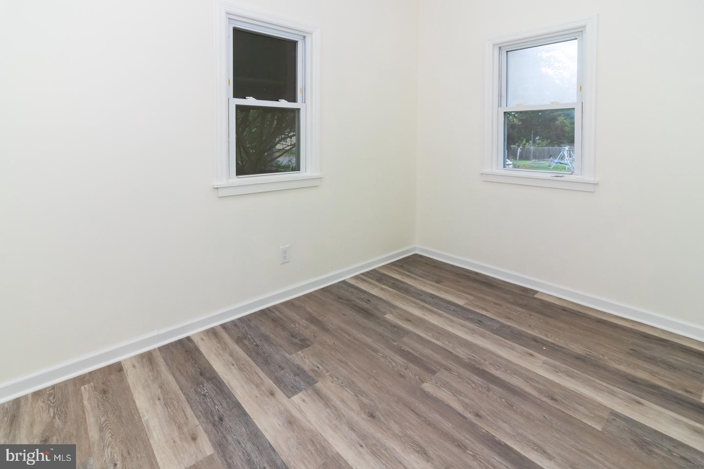 542 Broadlawn Ter Property Photo 14