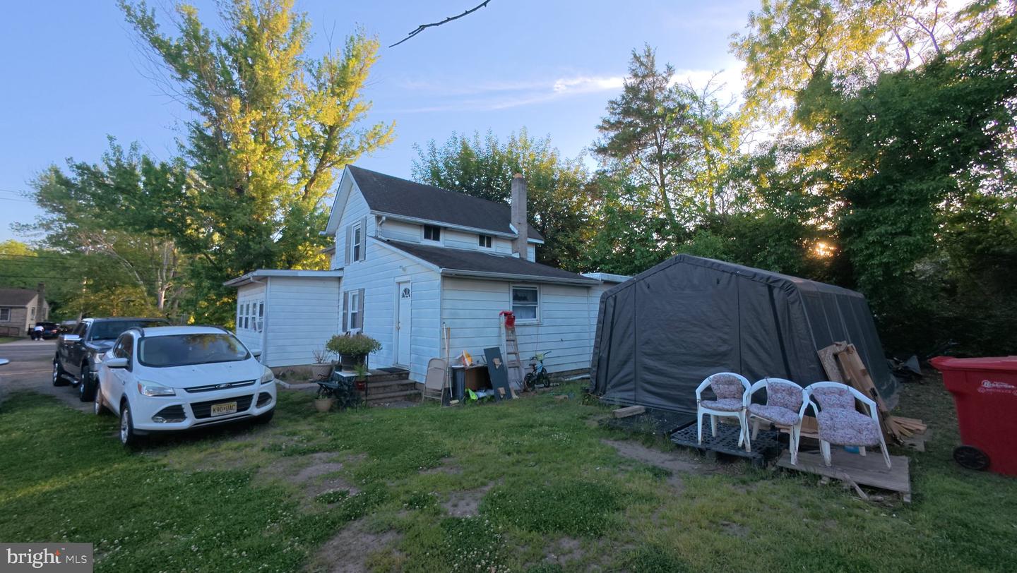 647 Buckshutem Rd Property Photo 2