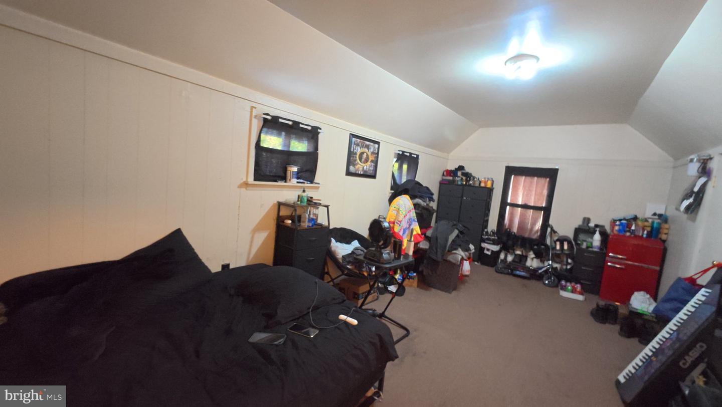 647 Buckshutem Rd Property Photo 10