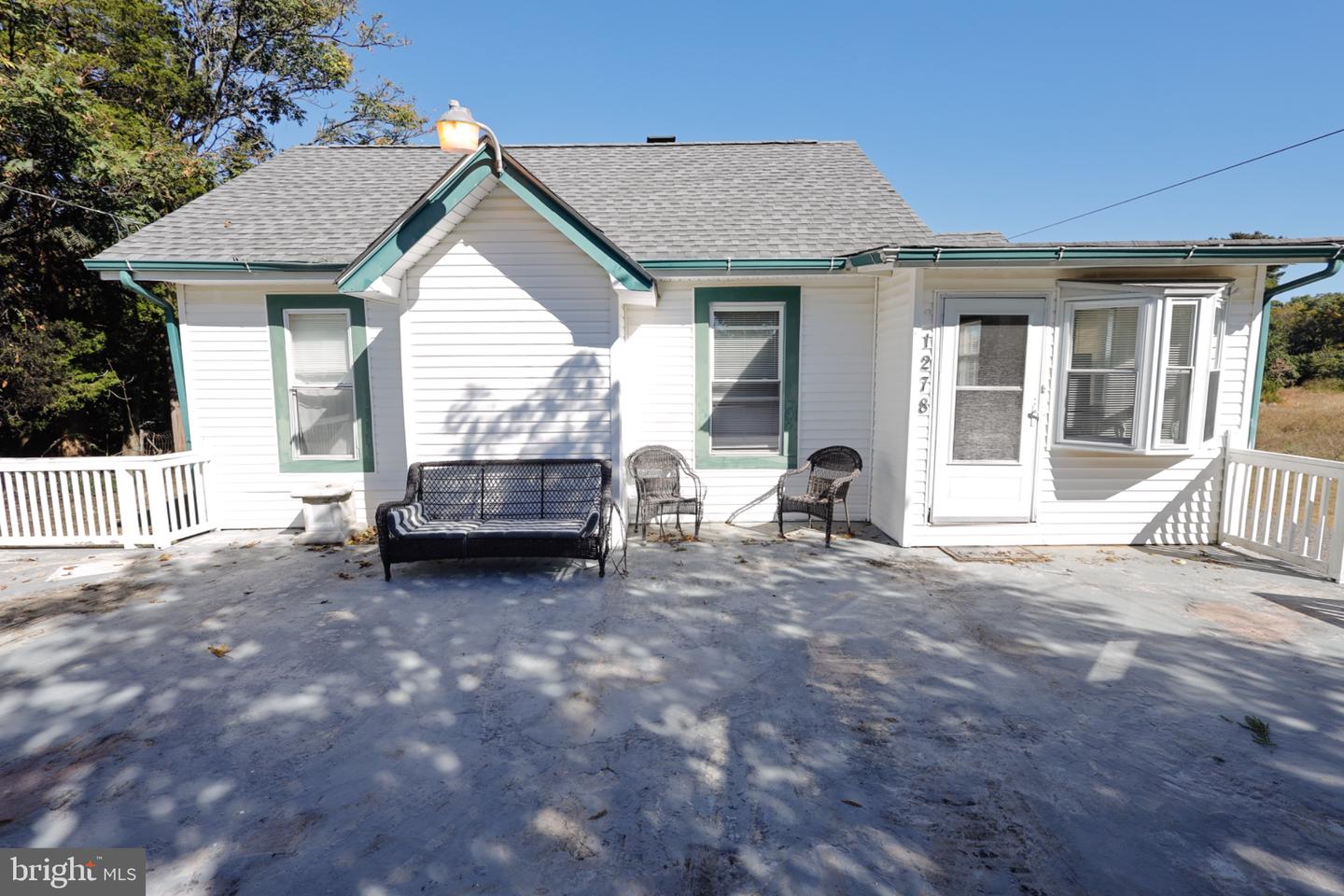 1278 W Oak Rd Property Photo 2