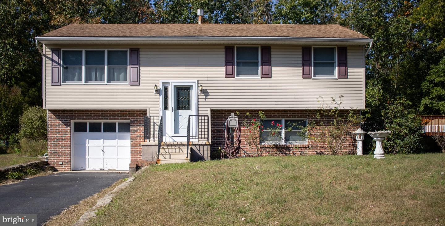 1274 HEIGHTS PL Property Photo 1