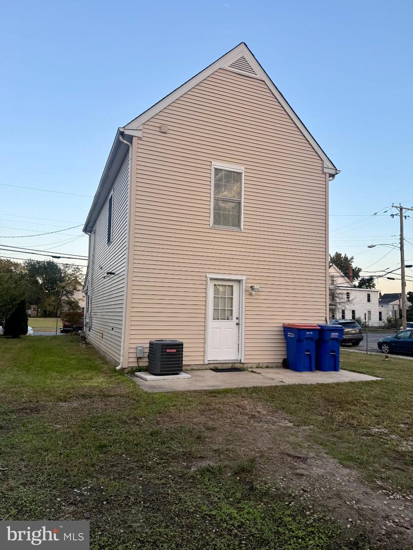 900 Dock St. Property Photo 6
