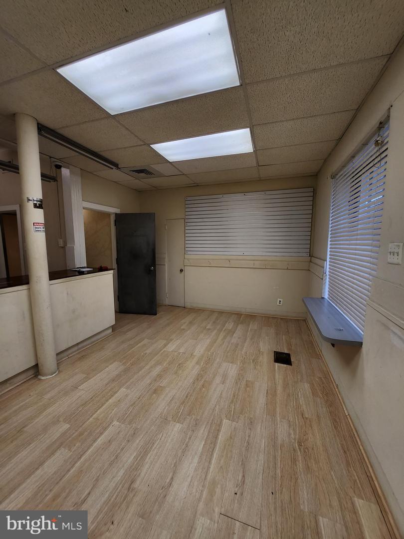 2979 Yorkship Sq Property Photo 4