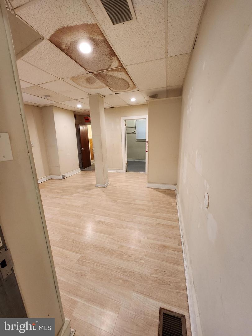 2979 Yorkship Sq Property Photo 5