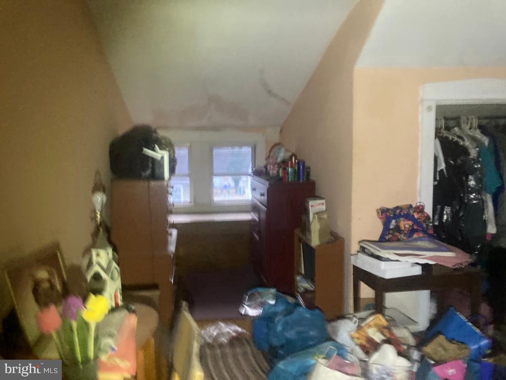 1722 44th St Property Photo 7