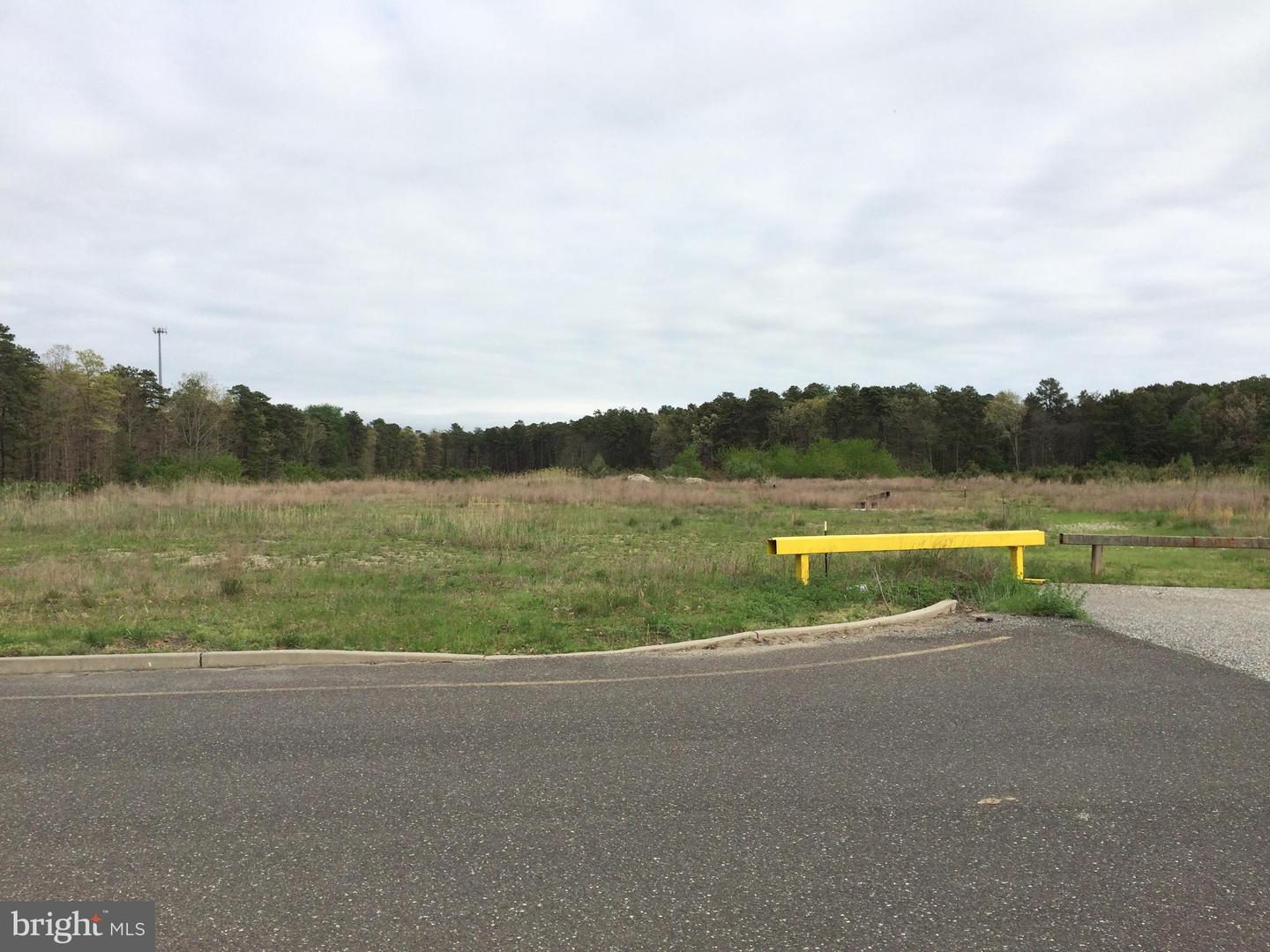 104 Allied Parkway Property Photo 2