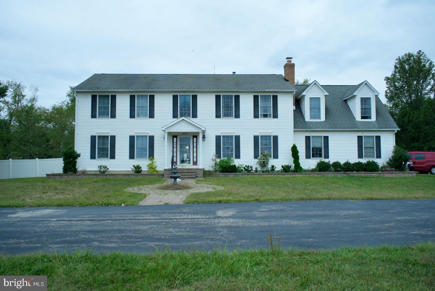 1691 Conrad Ave Property Photo 1