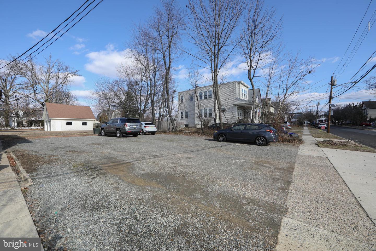 617 Newton Ave Property Photo 118