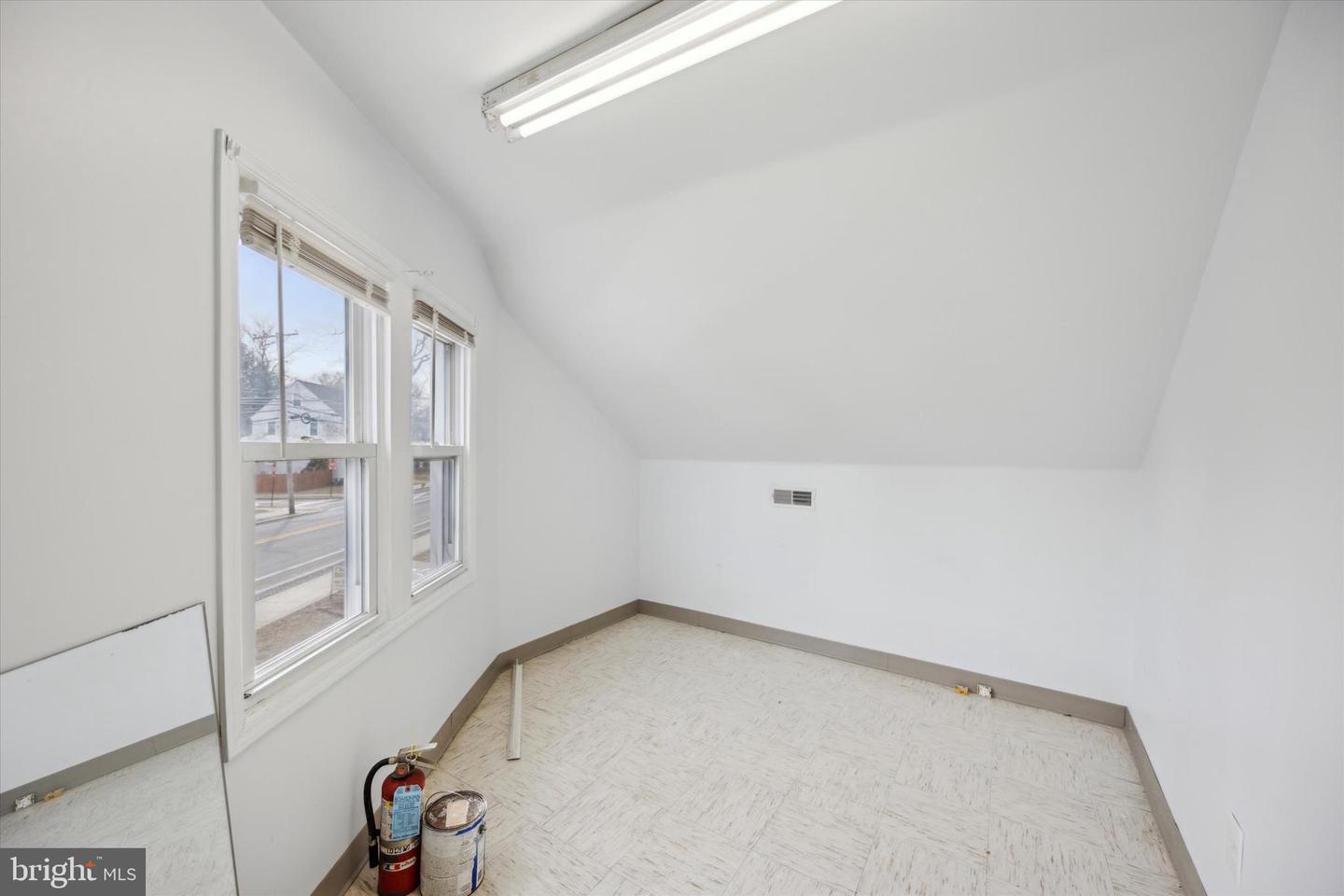 219 Clements Bridge Rd Property Photo 11